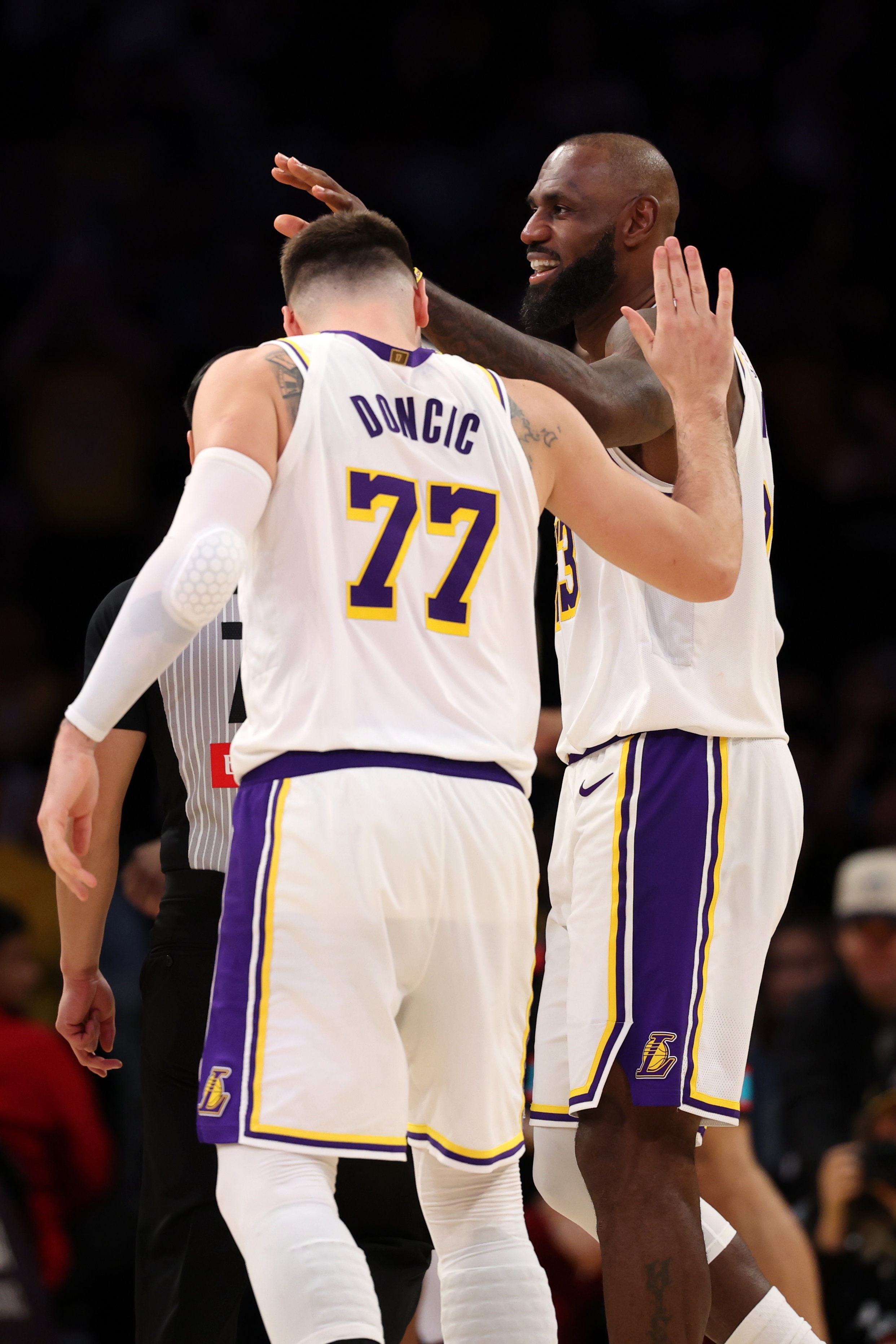 斯玛特：我经常被詹姆斯和东契奇逗笑 他们的有些表现真的太夸张