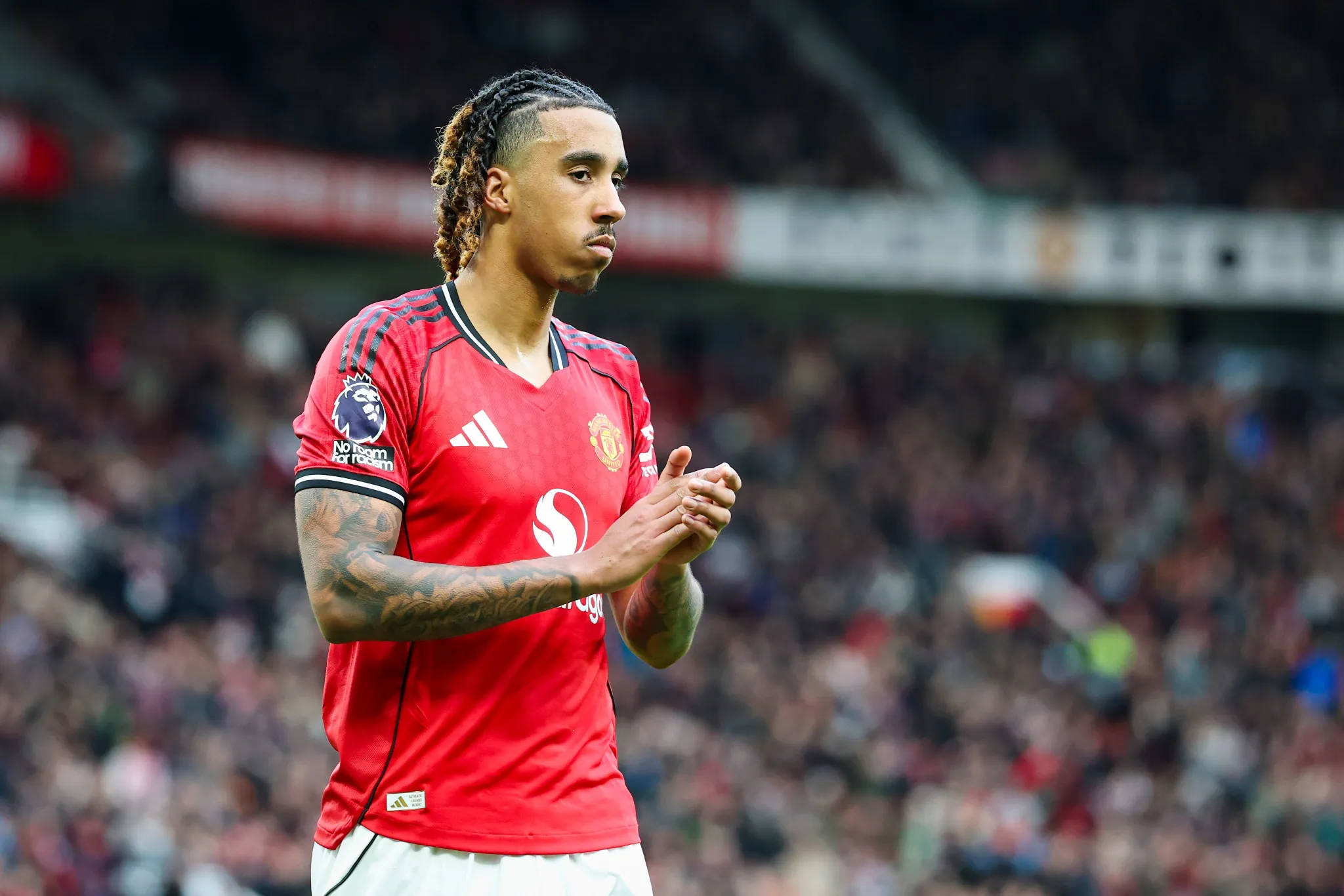 开云入口注册-约罗vs维拉全场数据：传球成功率79%，抢断3拦截3解围5